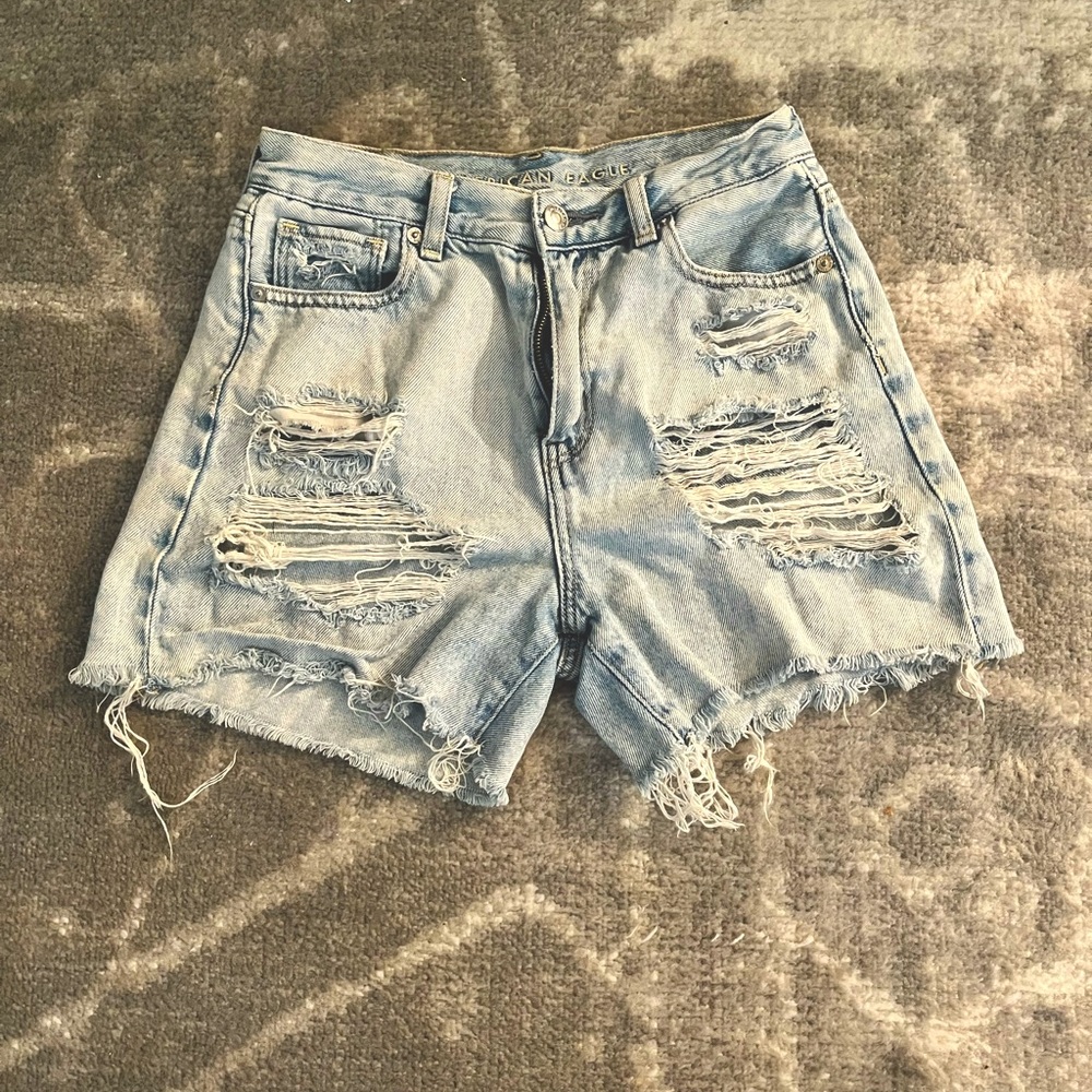 American Eagle high rise distressed jean short, sz 0
